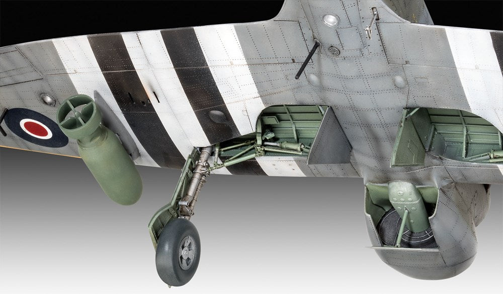 Revell 3851  1/32 Hawker Tempest Mk. V (8127328420077)