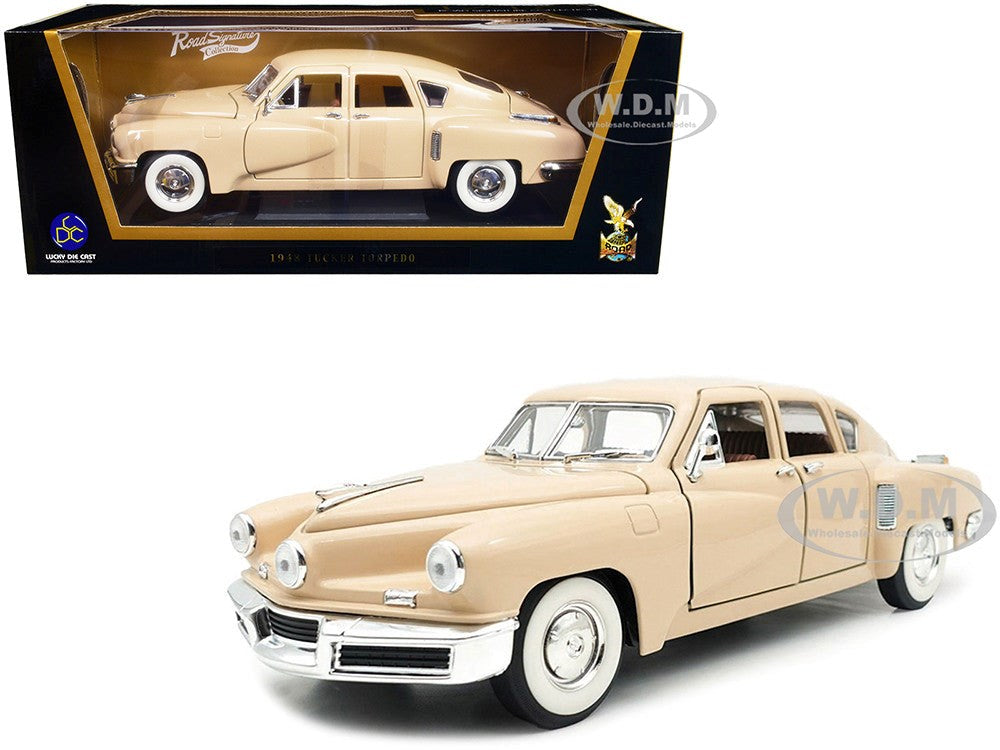 Road Signature RS-92268 1/18 1968 Tucker Torpedo (8867984343277)