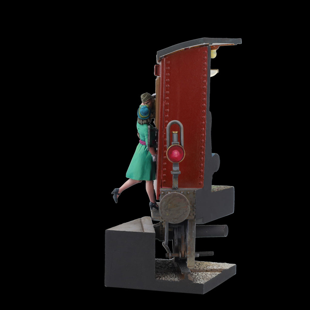 Scale 75 Figures Warfront Alice & Johnny (Charing Cross; 1940) (15)