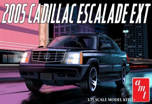 AMT 1317 1/25 '05 Cadillac Escalade EXT (8120461820141)