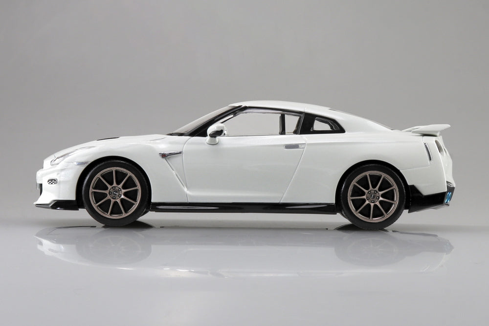Aoshima 1/32 SNAP NISSAN R35 NISSAN GT-R 2024 (Brilliant White (4)