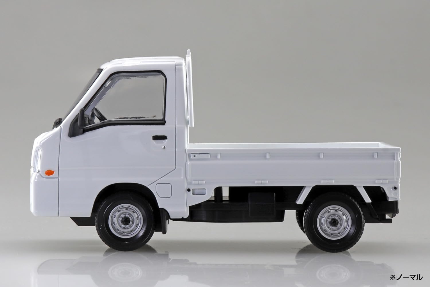 Aoshima 1/32 SNAP SUBARU Sambar Truck (Frost White) (6)