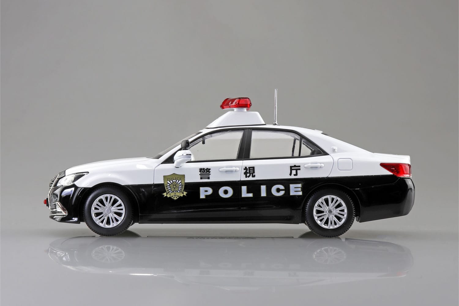 Aoshima 1/32 SNAP TOYOTA CROWN PATROL CAR (4)
