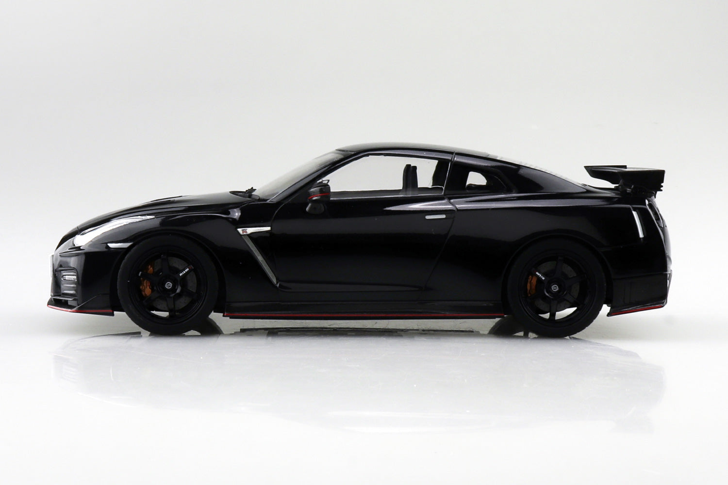 Aoshima 1/24 SNAP R35 NISSAN GT-R Nismo 2017 Meteor Flake Black (4)