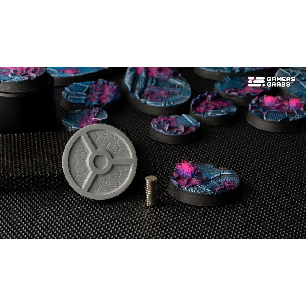 Gamers Grass GGB-AIR32 Battle Ready Bases Alien Infestation Round 32mm (x8)