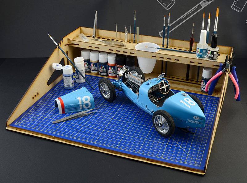 Italeri 50833 AWESOME WORKSTATION (8948591198445)