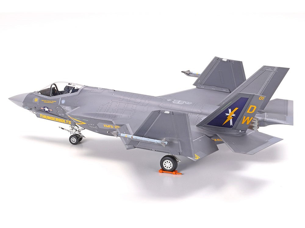 Tamiya 1/72 F-35C Lightning II (2)