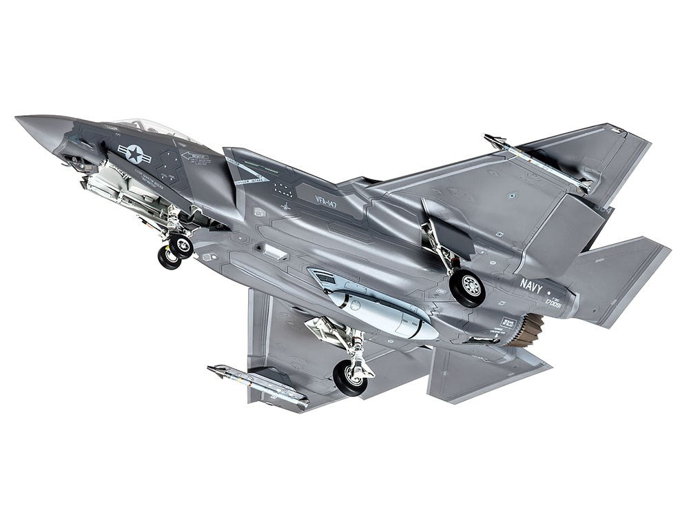 Tamiya 1/72 F-35C Lightning II (3)