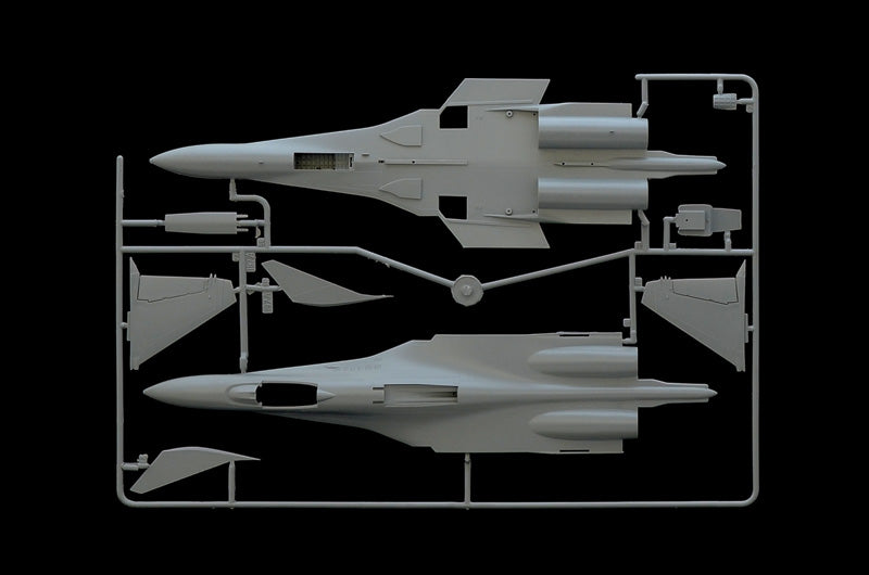 Italeri 1/72 SU27D-SEA FLANKER (2)