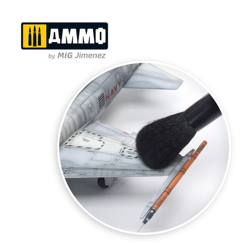 AMMO by Mig Jimenez Dust Remover Brush 1 - 1 pc (2)