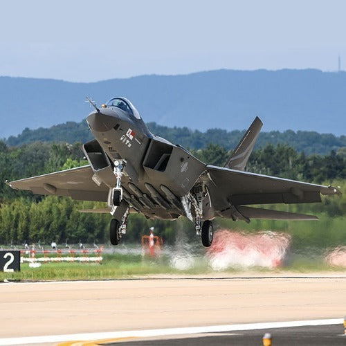 Academy 12585 1/72 ROKAF KF-21 Boramae SNAP-FIT (8950411100397)