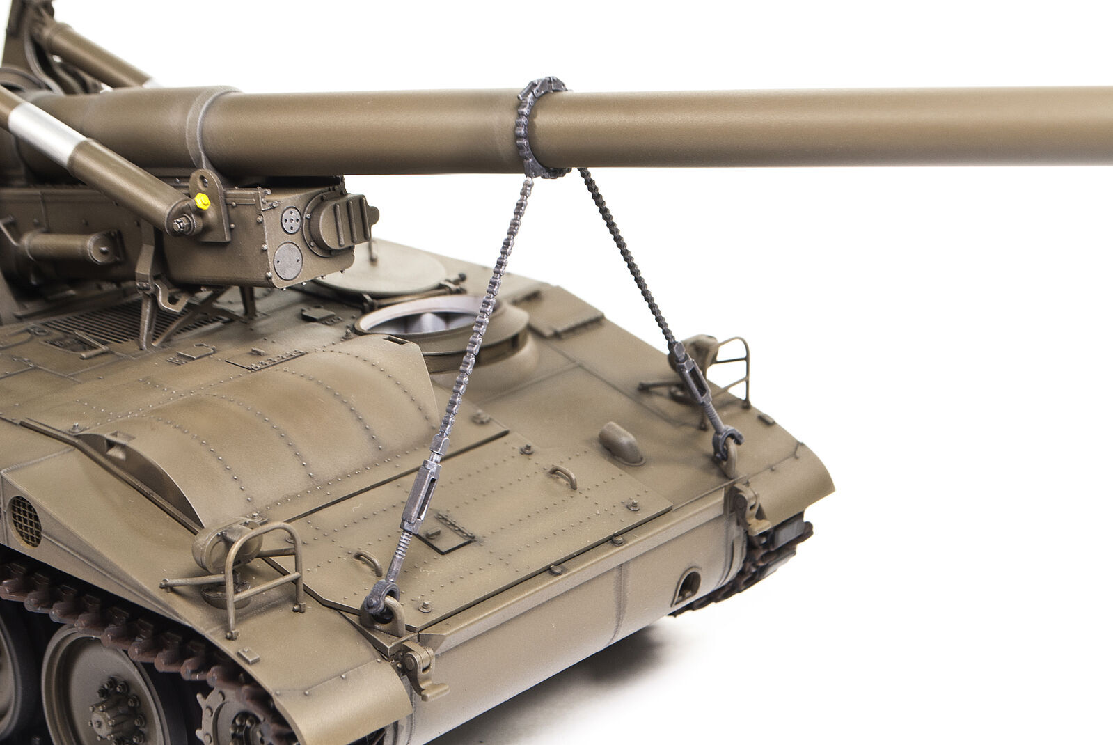 AFV Club 35331 1/35 M107 175mm self-propelled gun (9120453525741)