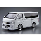 Aoshima 1/24 HIACE SUPER GL 2010 (2)