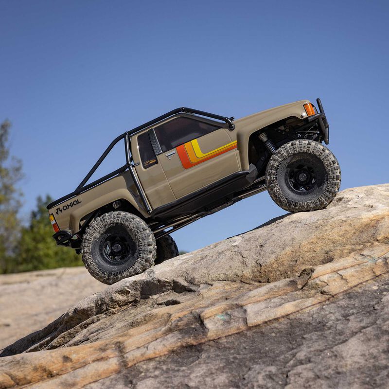 Axial SCX10 III 1987 Toyota SR5 4WD Ready to Run Brushed RC Crawler 1/10 Scale (104)