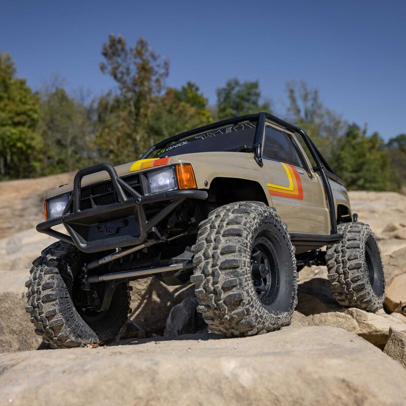 Axial SCX10 III 1987 Toyota SR5 4WD Ready to Run Brushed RC Crawler 1/10 Scale (33)