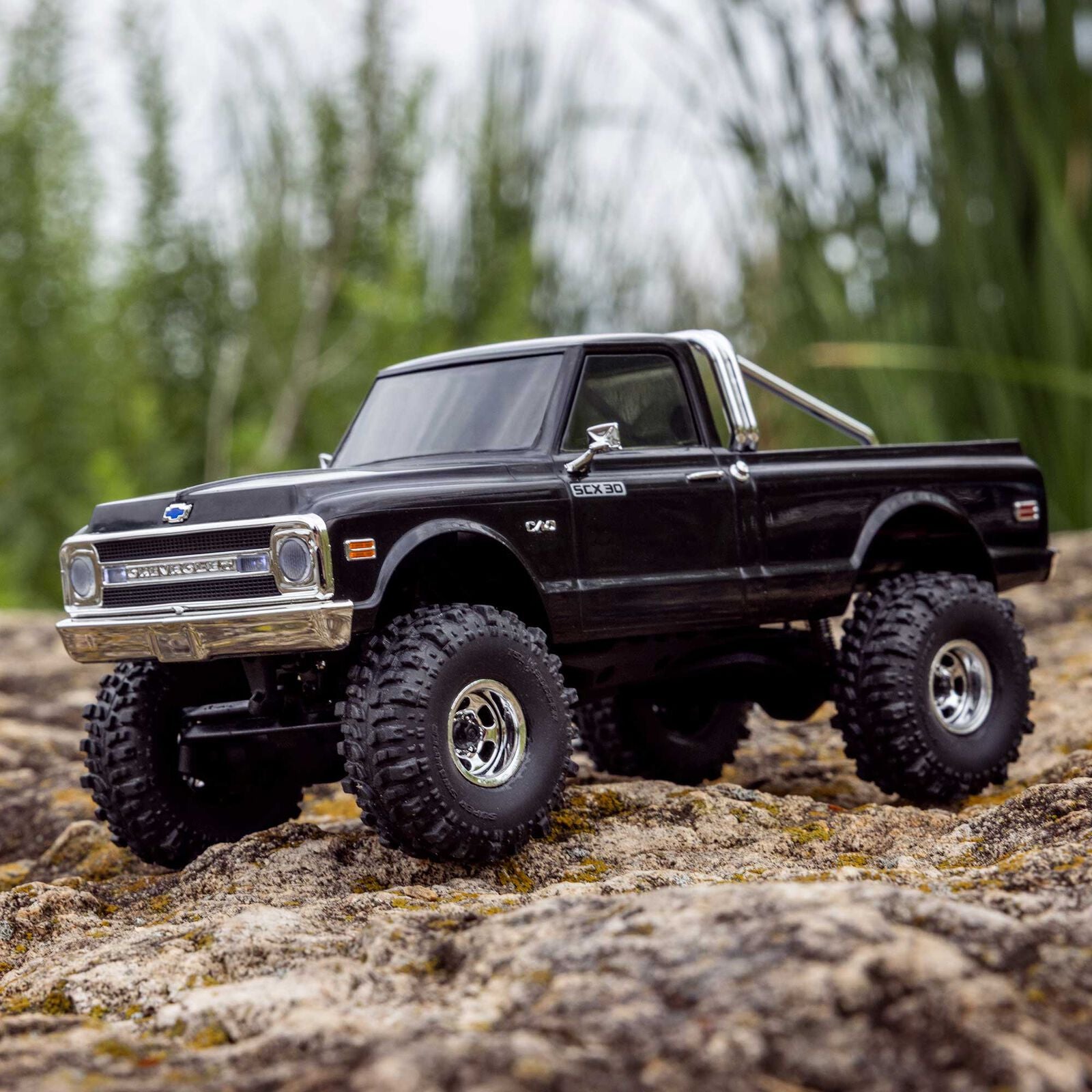Axial SCX30 Chevrolet K10 4x4 Ready to Run Brushed RC Crawler 1/30 Scale (39)