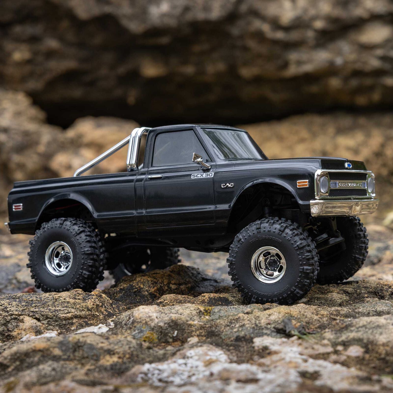 Axial SCX30 Chevrolet K10 4x4 Ready to Run Brushed RC Crawler 1/30 Scale (66)