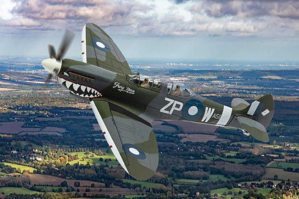 Corgi AA29201 1/72 Spitfire T.9 Grey Nurse (8278371959021)