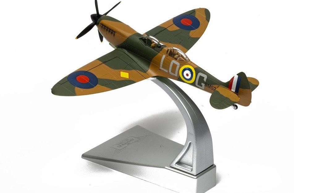 Corgi 1/72 Spitfire T.9 (SM520) (3)