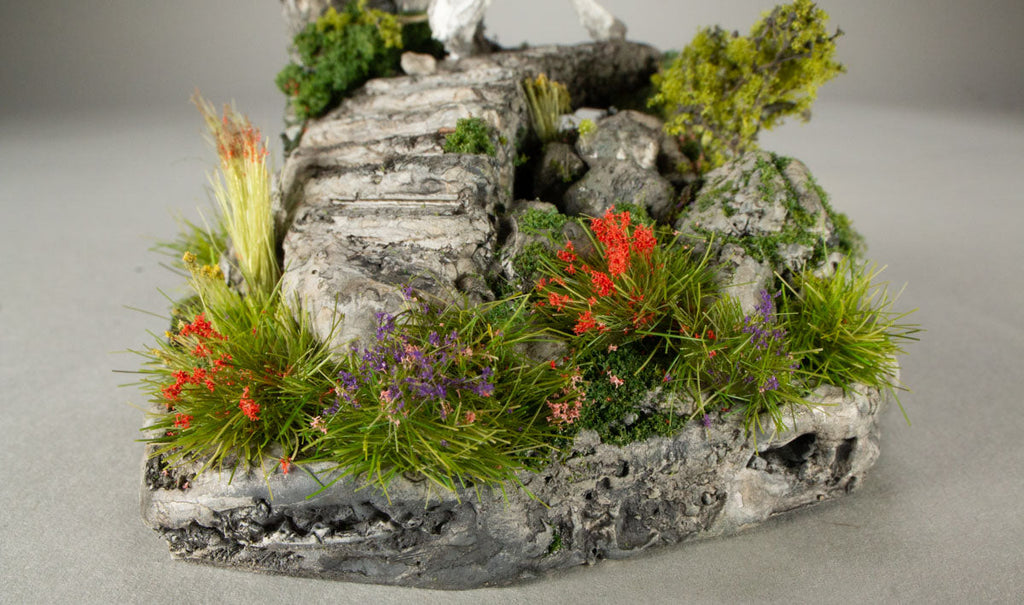 Woodland Scenics G6629 Red Flower Tufts All Game Terrain (8932314284269)