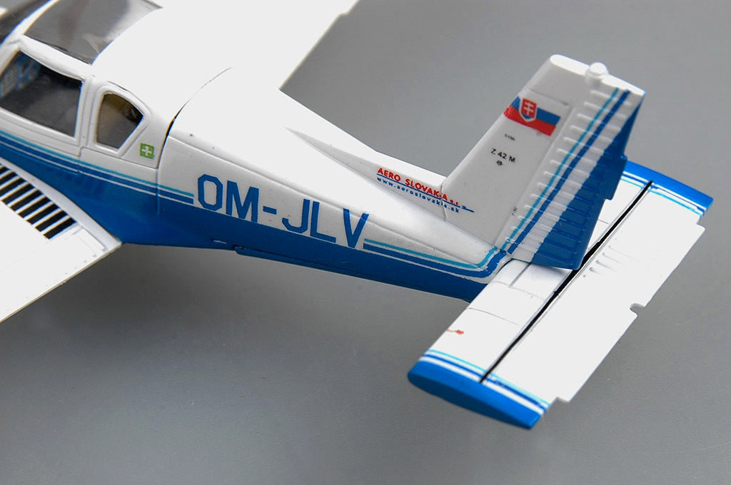 Hobby Boss 80231 1/72 ZLIN Z-42M (9120462799085)