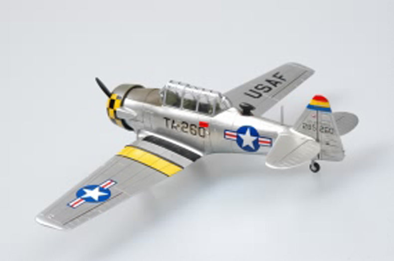 Hobby Boss 1/72 T-6G Texan (2)