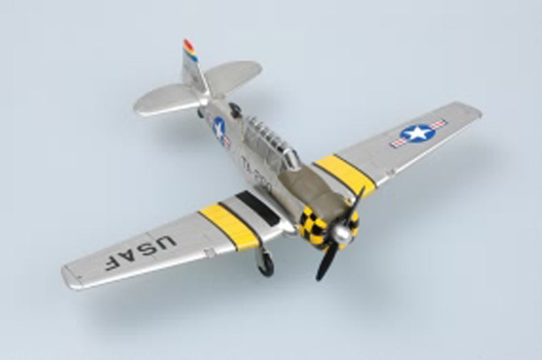 Hobby Boss 1/72 T-6G Texan (5)