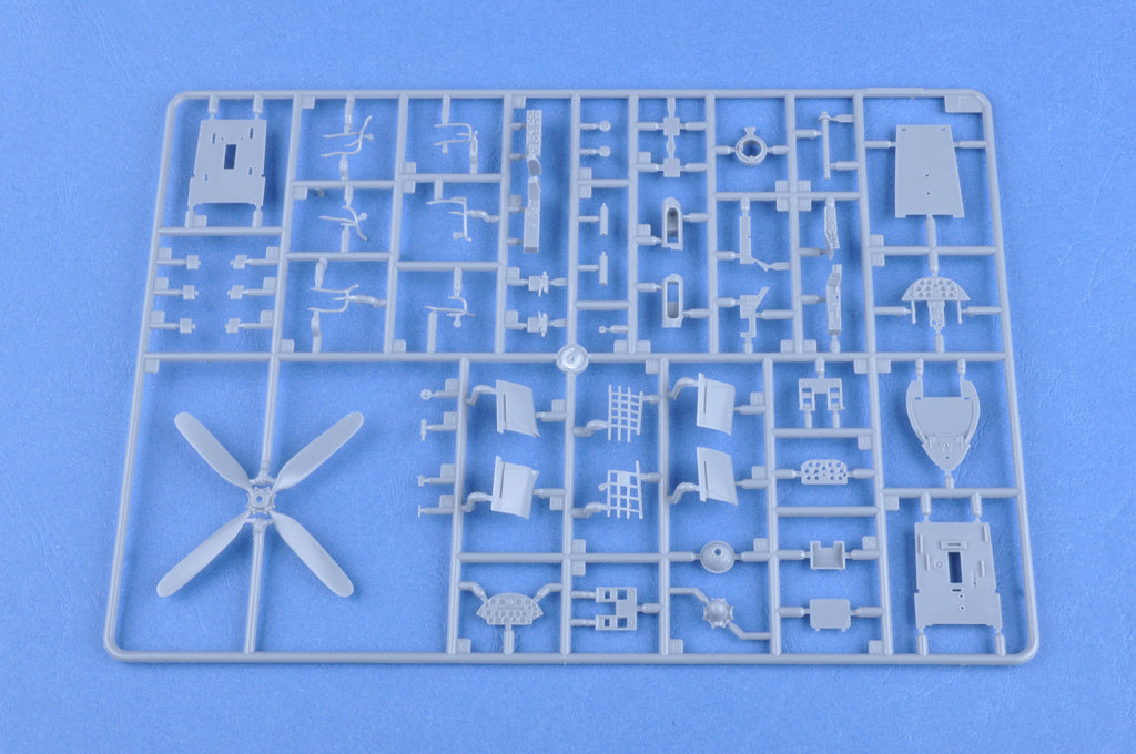 Hobby Boss 80392 1/48 F4U-7 Corsair FRENCH NAVY (9120463683821)