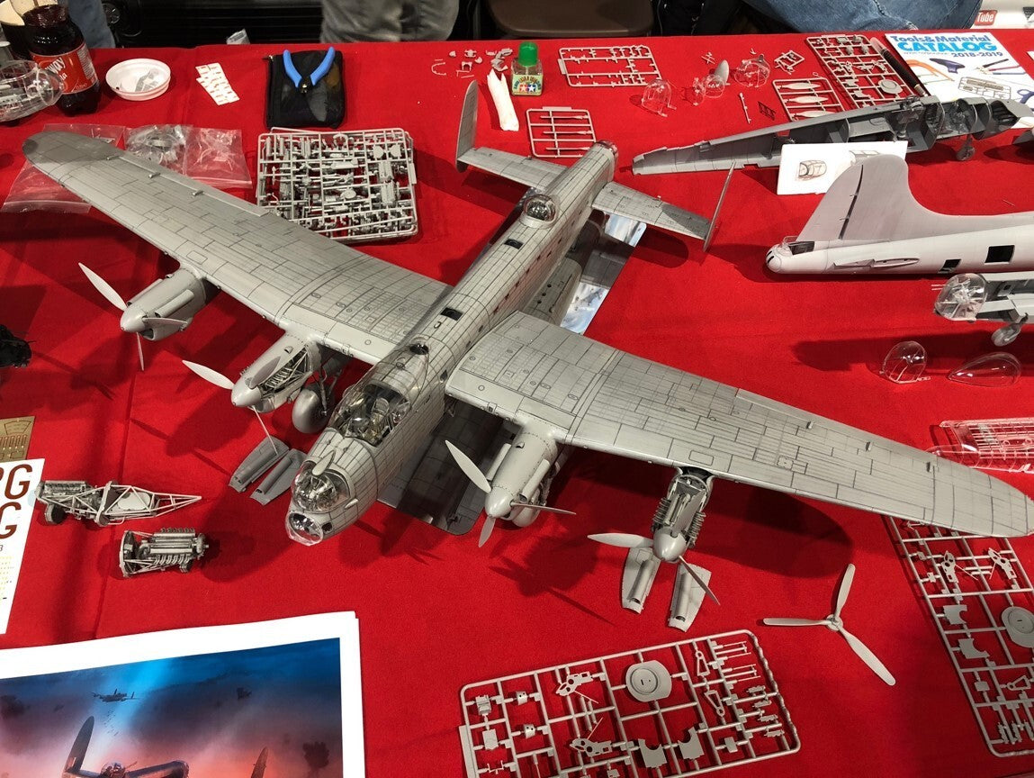 Hong Kong Models HKM01E010 Lancaster MK I/III Plastic Model Kit