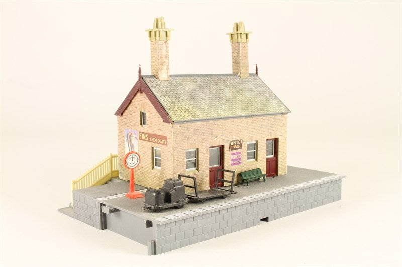Hornby R8001 Waiting Room