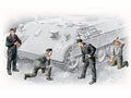 ICM 1/35 German Tank Crew (1943-1945) (4 Figures - 1 officer