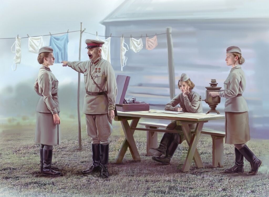 ICM 1/35 Soviet Military Servicewomen (1939-1942) (4 Figures)