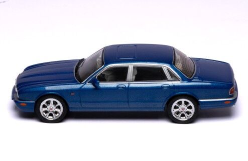 IXO Models CLC588N.22 1/43 Jaguar XJ8 (X308) 1998 Metallic Blue - Hobby City NZ