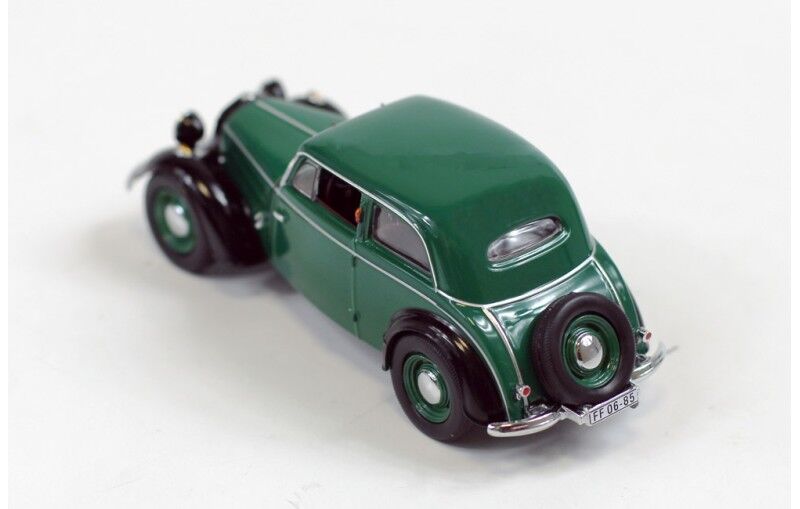 IXO Models IST059 1/43 IFA F8 Limousine - Green & Black - 1949 - Hobby City NZ
