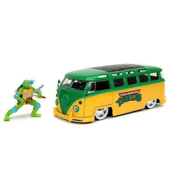 Jada 31786 1/24 1962 Volkswagen Bus w/Leonardo Figurine - Teenage Mutant Ninja Turtles (7546177847533)