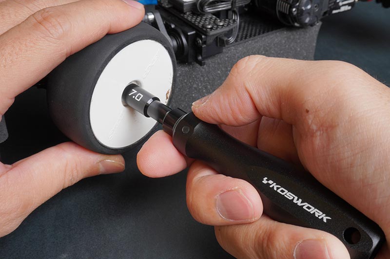 Koswork Hard Coated Aluminium 7mm Compact Wheel Nut Driver Light Tri Handle Tool (2)