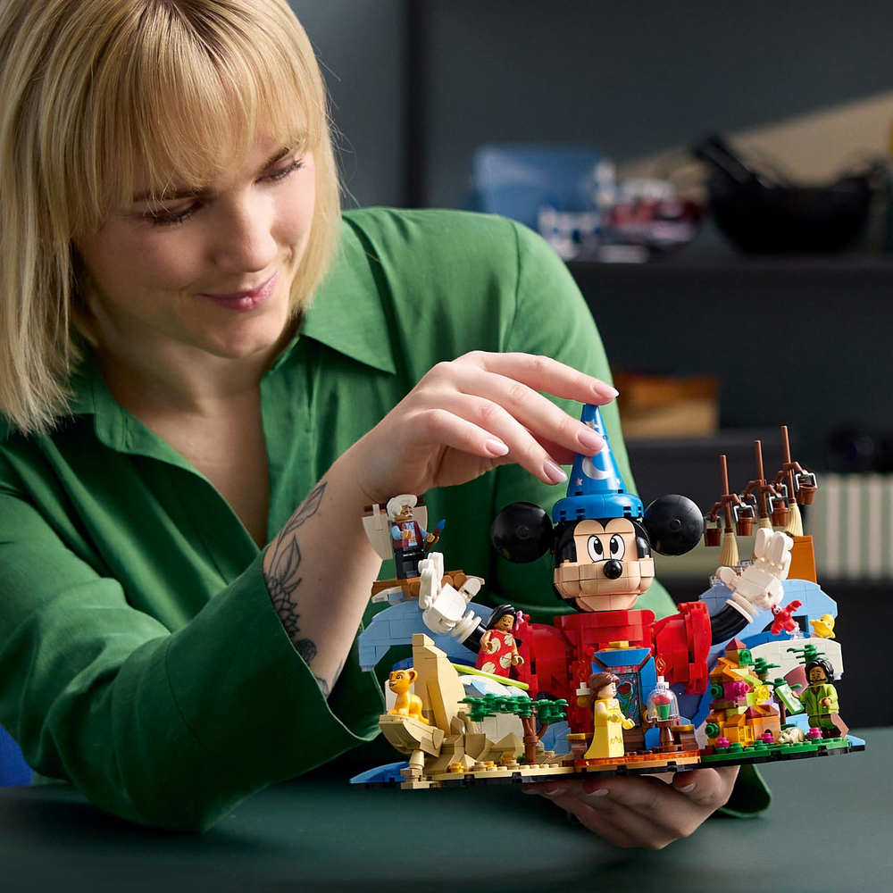 LEGO Ideas Magic of Disney 21352 (3)