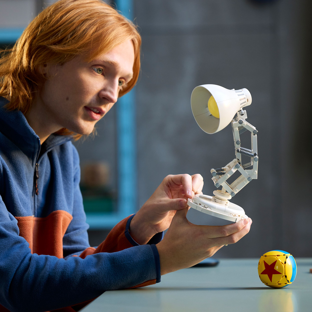 LEGO Ideas Disney Pixar Luxo Jr. 21357 (3)