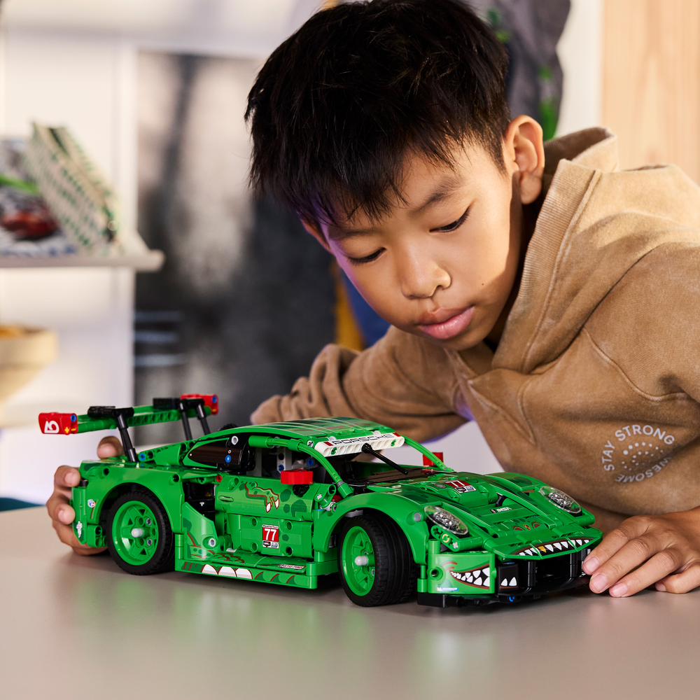 LEGO Technic Porsche 911 GT3 R REXY AO Racing Car 42224 (3)