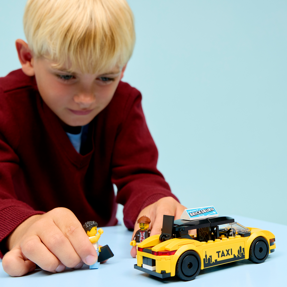 LEGO CITY Great Vehicles Yellow Taxi 60487 (3)