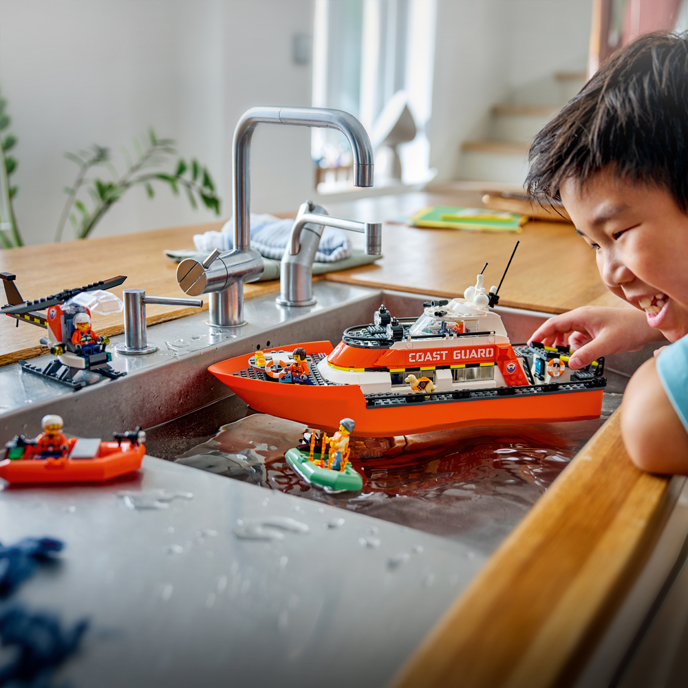 LEGO CITY Exploration Coast Guard Rescue Boat & Helicopter 60504 (3)