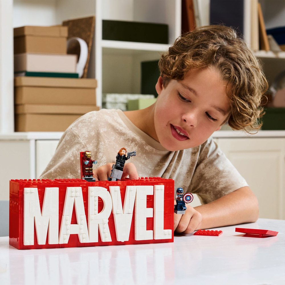 LEGO Super Heroes Marvel MARVEL Logo & Minifigures 76313 (3)