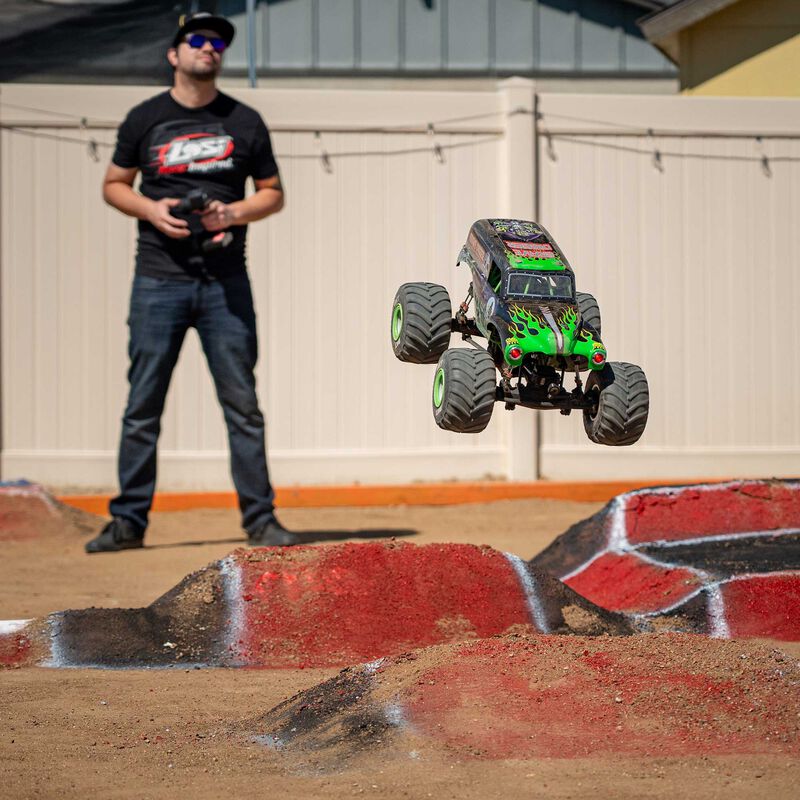 LOSI LMT 2.0 Grave Digger 4X4 Solid Axle Brushless RTR RC Monster Truck 1/8 Scale (16)