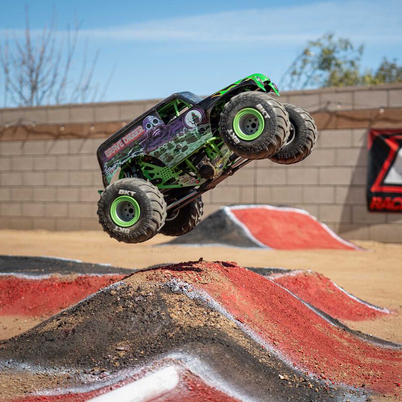 LOSI LMT 2.0 Grave Digger 4X4 Solid Axle Brushless RTR RC Monster Truck 1/8 Scale (18)