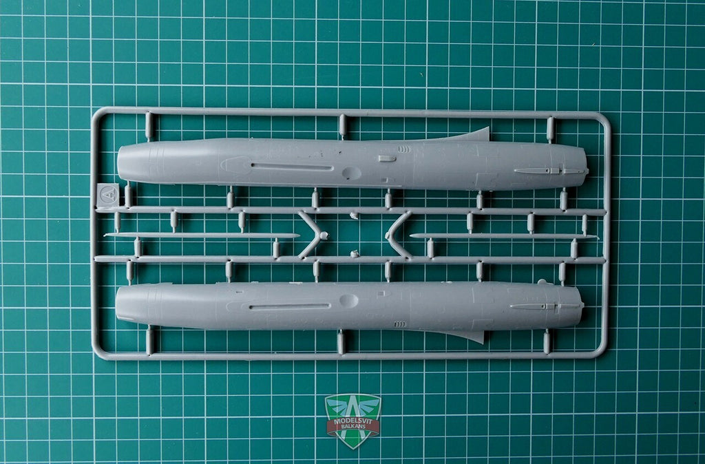 ModelSvit S-22I (Su-7IG) variable wing geometry (4)