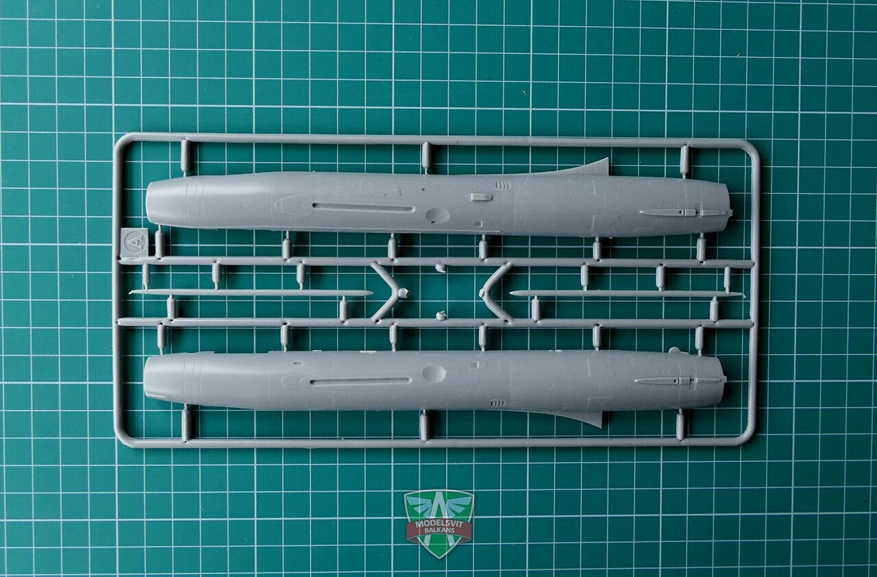 ModelSvit S-22I (Su-7IG) variable wing geometry (4)