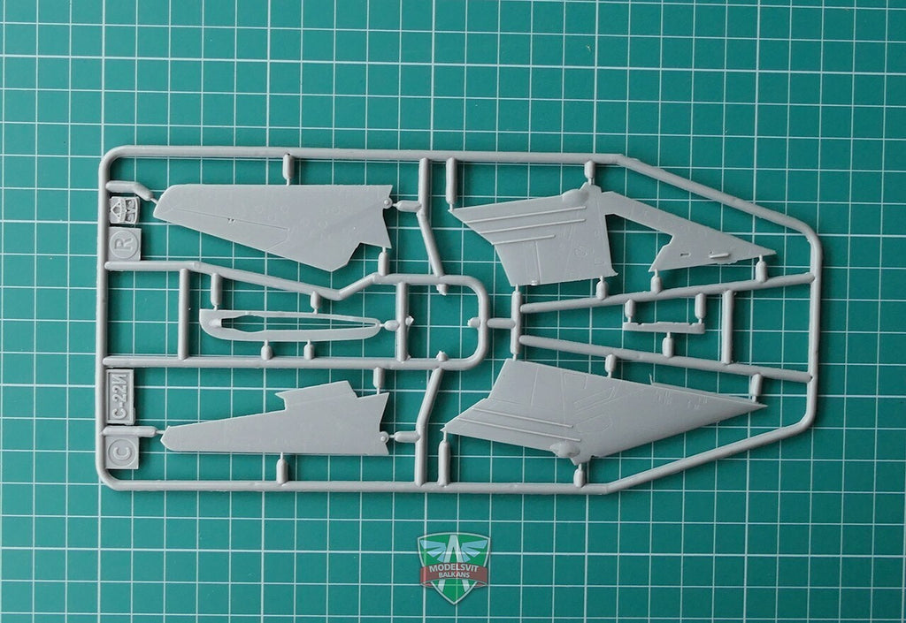 ModelSvit S-22I (Su-7IG) variable wing geometry (6)