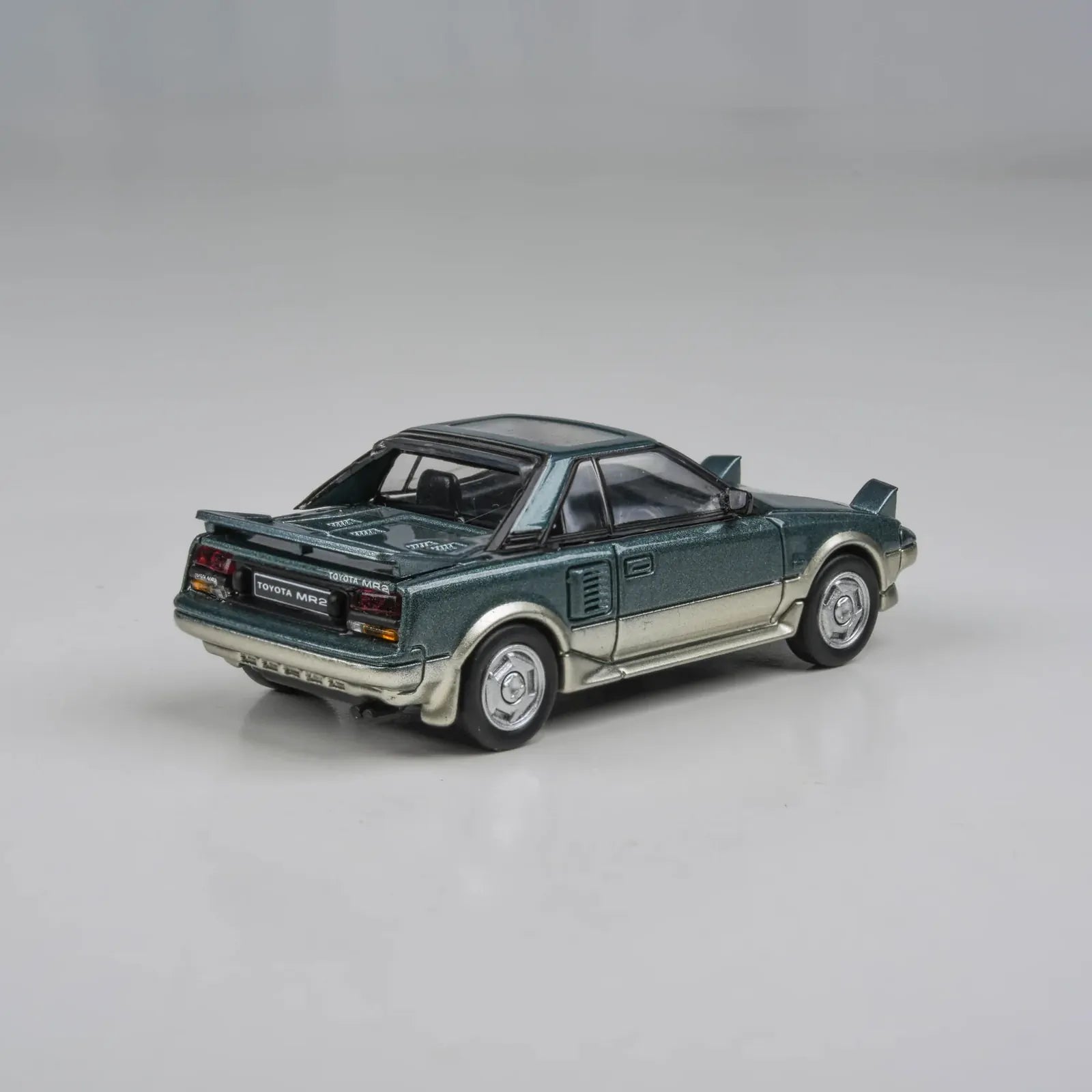 Para64 PA-65368 Toyota MR2 MK1 Green/Gold RHD Diecast Model Car