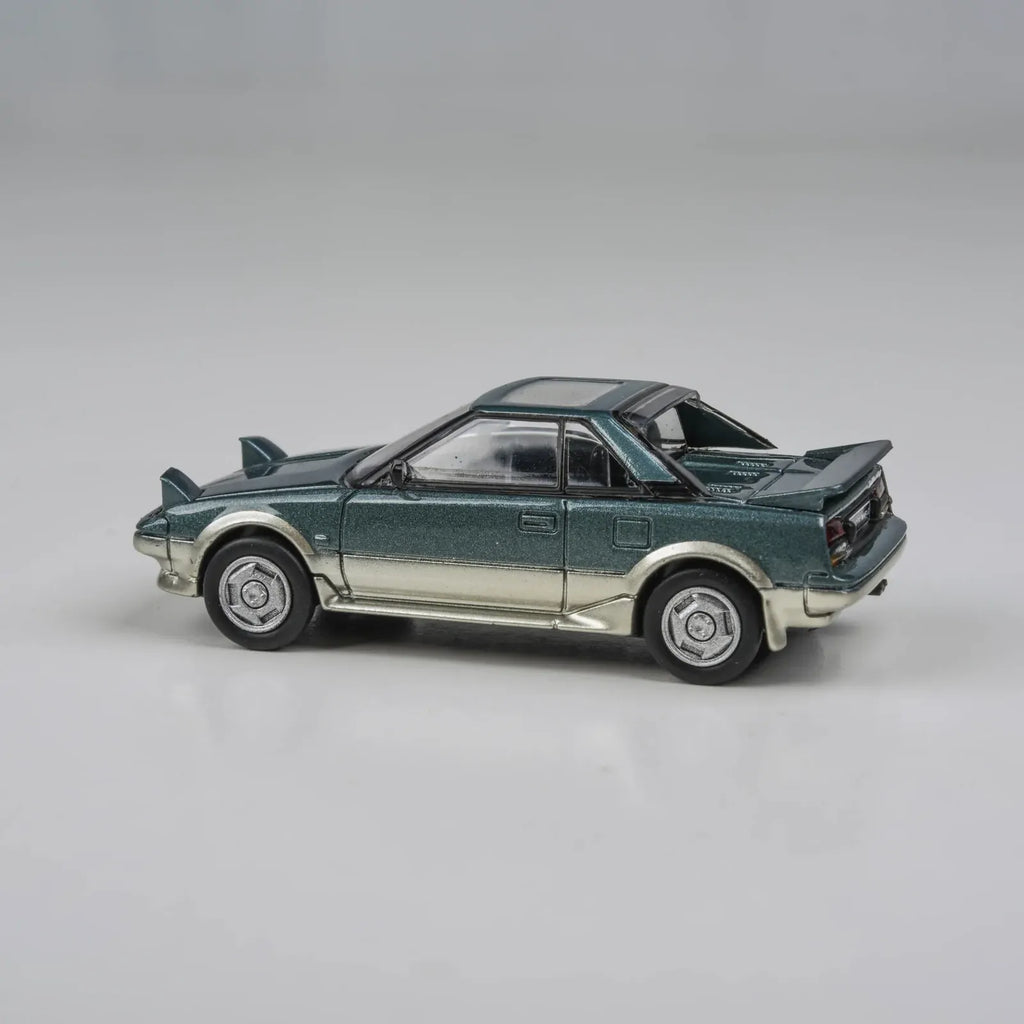 Para64 PA-65368 Toyota MR2 MK1 Green/Gold RHD Diecast Model Car