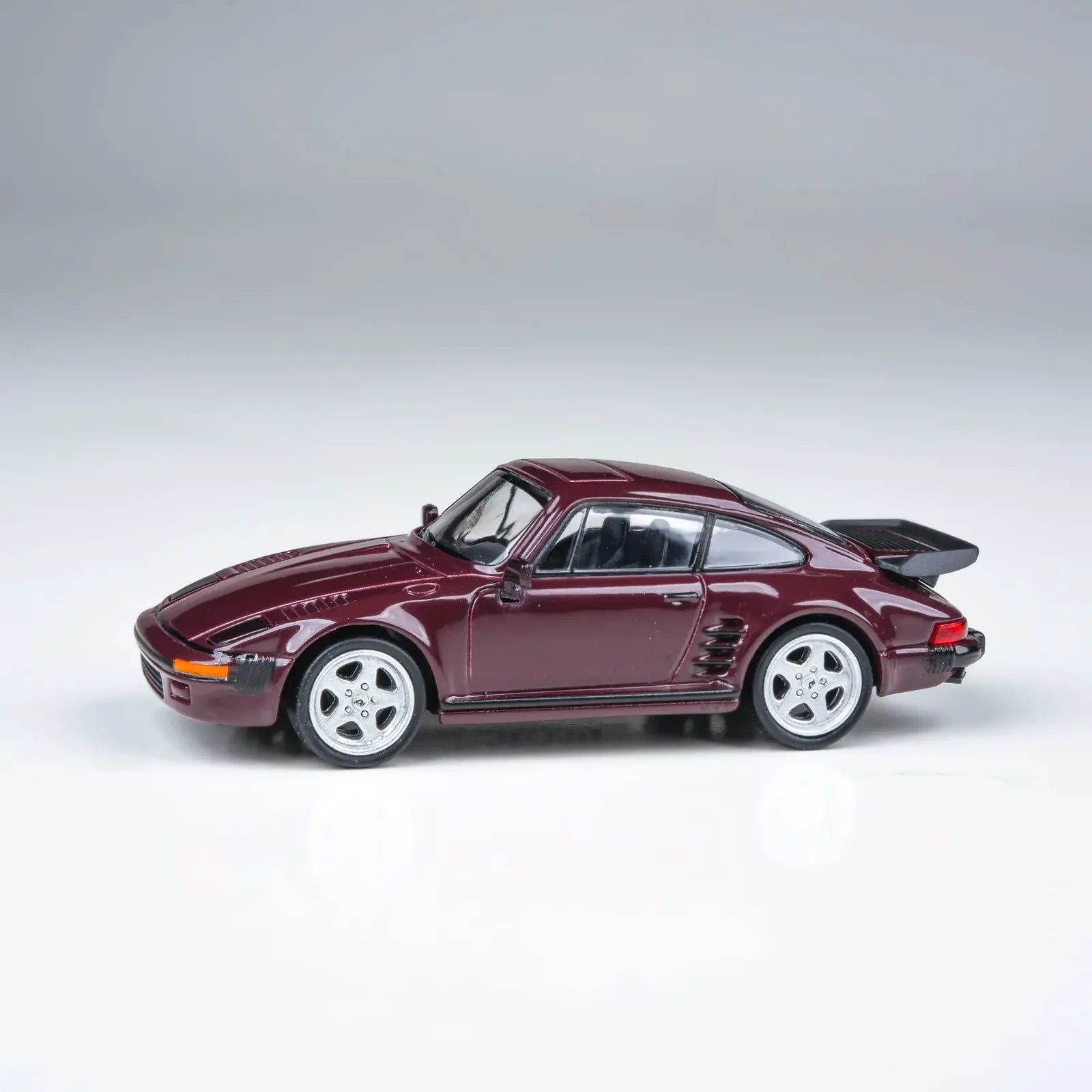 Para64 PA-65547 1986 RUF BTR Slantnose Ruby Red Metallic RHD